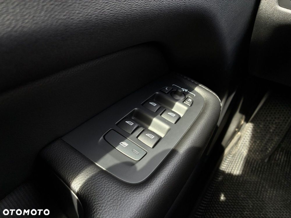 Volvo XC 60 B4 B Momentum - 29