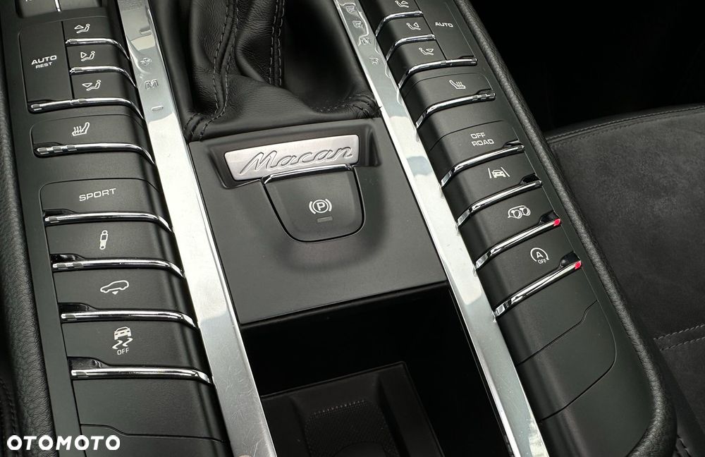Porsche Macan GTS PDK - 34