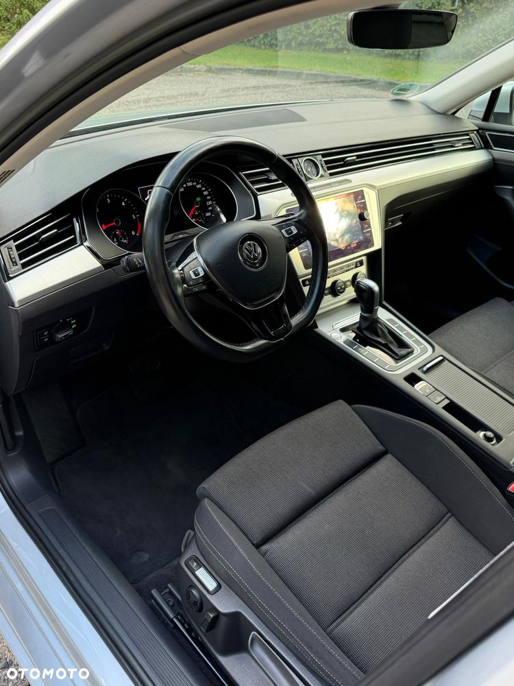 Volkswagen Passat - 19