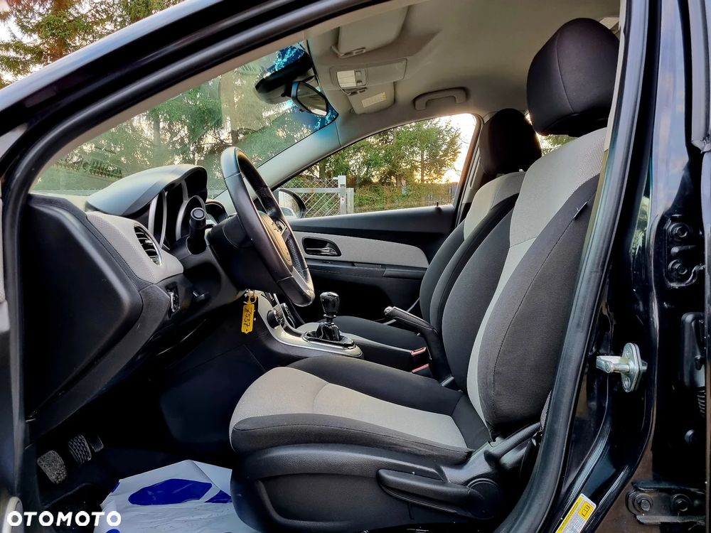 Chevrolet Cruze 1.8 LT - 9
