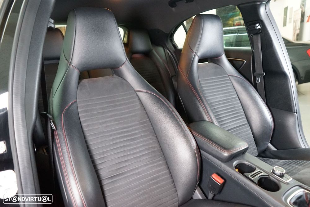 Mercedes-Benz A 180 d AMG Line - 33
