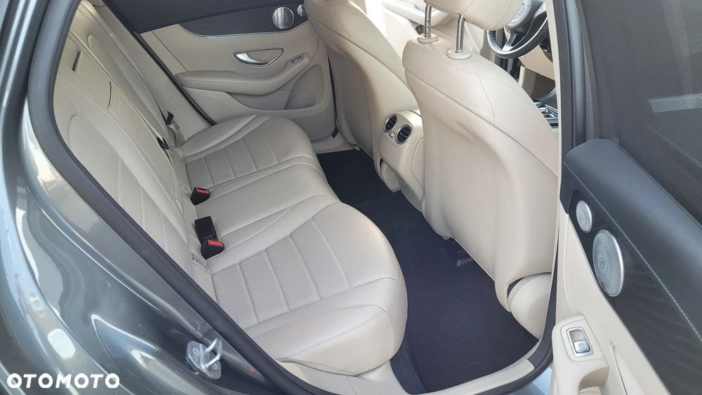 Mercedes-Benz GLC - 25