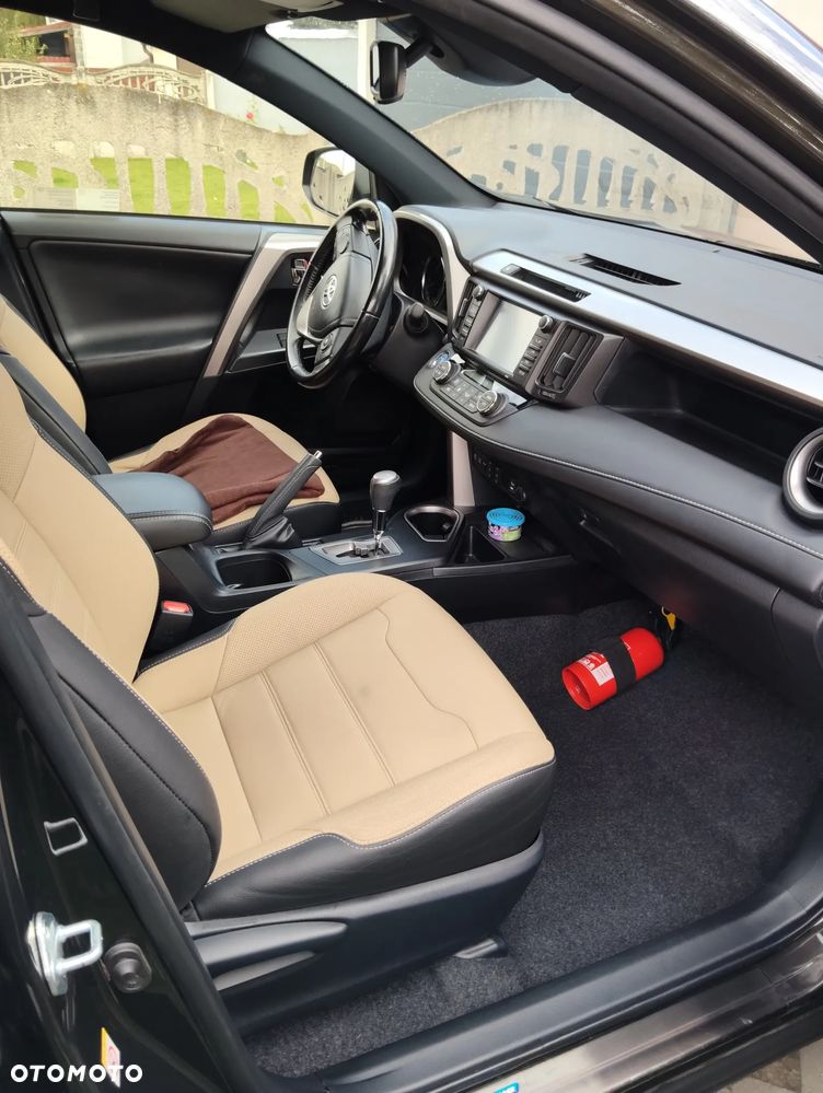 Toyota Rav4 2017 photo 2