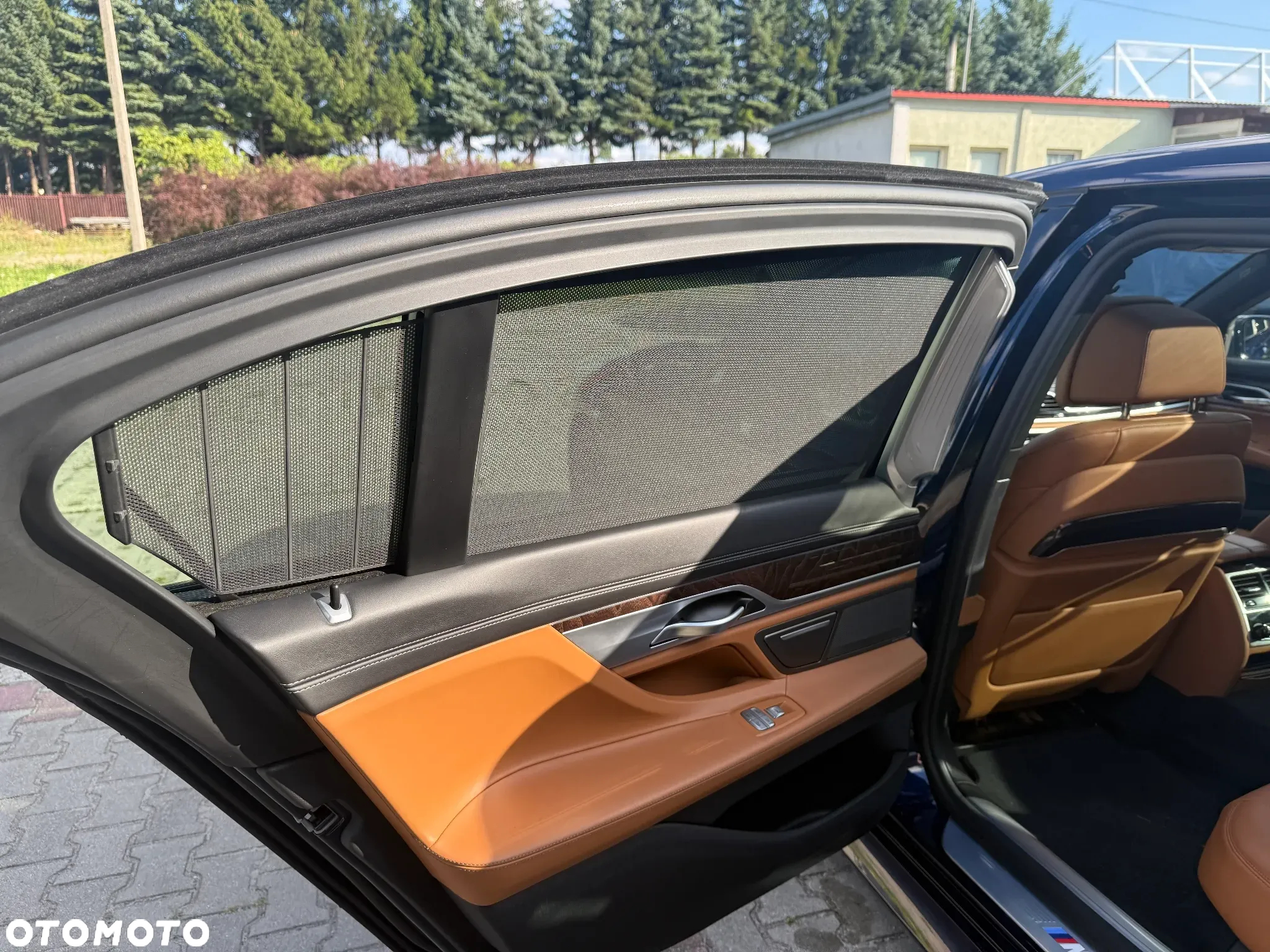 BMW Seria 7 750Li xDrive sport - 33