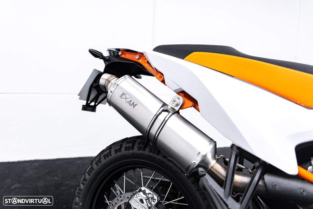 KTM 890 - 28