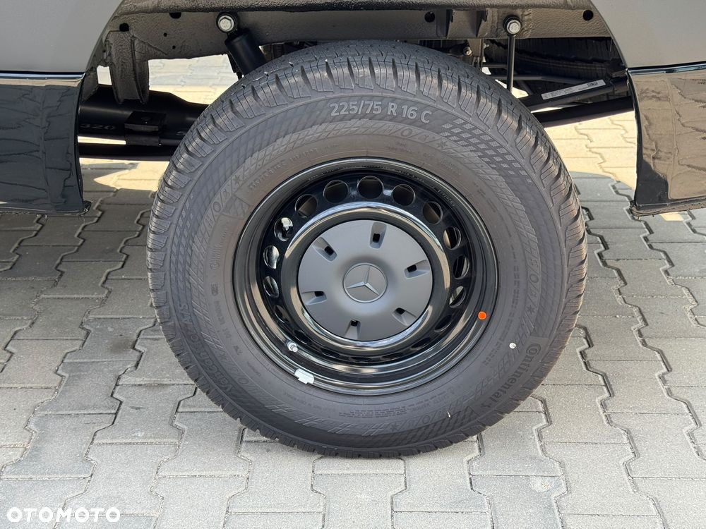Mercedes-Benz Sprinter - 11