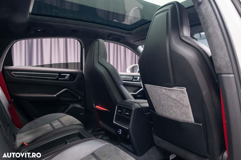 Porsche Cayenne Coupe - 38