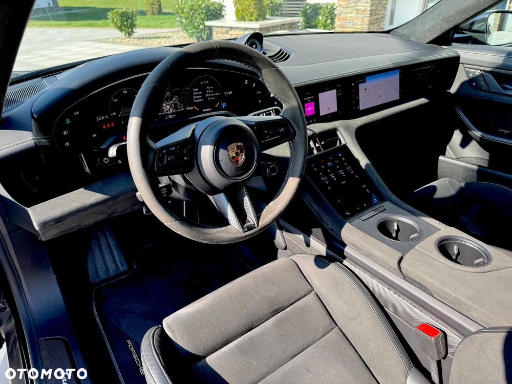 Porsche Taycan GTS - 20