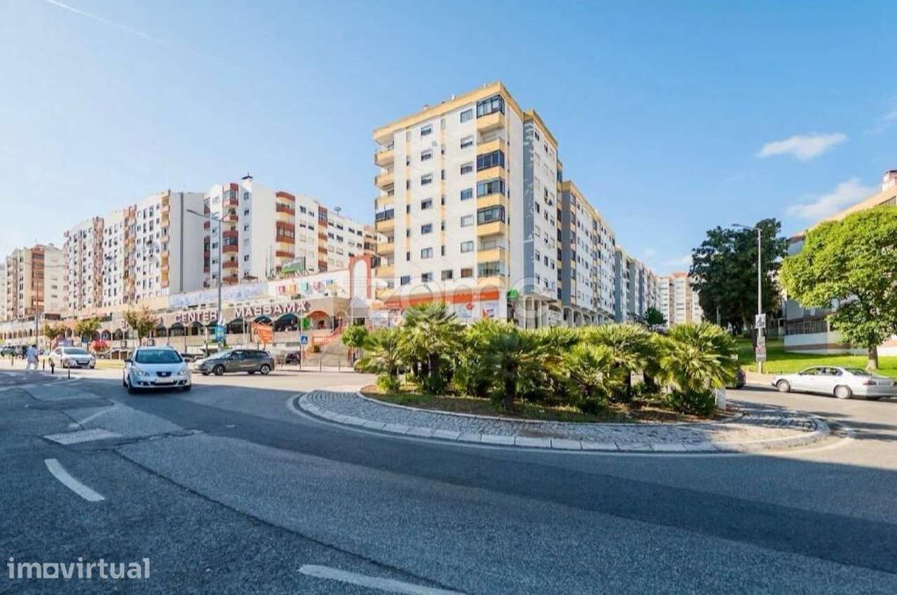 Garagem Fechada (Box) | Oportunidade de Investimento em Massamá - Grande imagem: 5/8