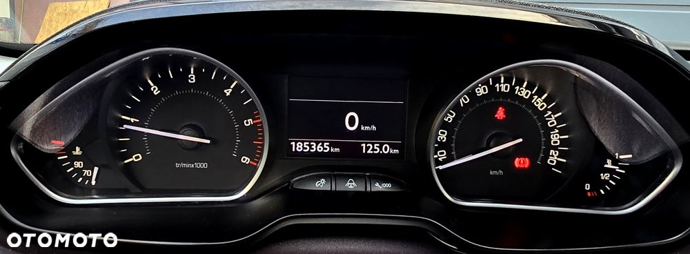 Peugeot 2008 1.6 e-HDi Allure S&S - 19