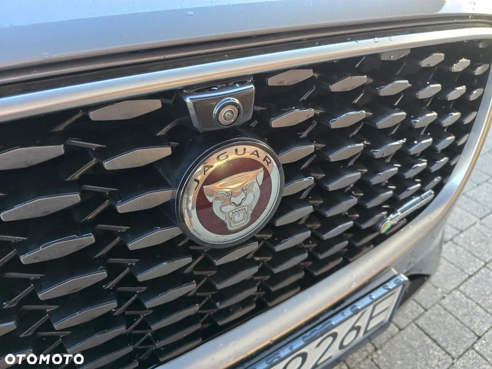 Jaguar F-Pace D200 AWD R-Dynamic S - 34