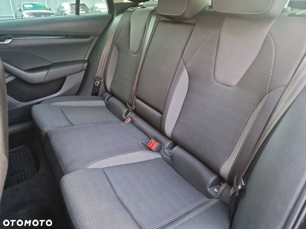 Skoda Octavia 1.5 TSI mHEV Selection DSG - 17