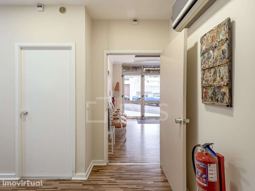 Escritório 282 m² de área bruta privativa, com 12 salas, em Benfica - Grande imagem: 5/20