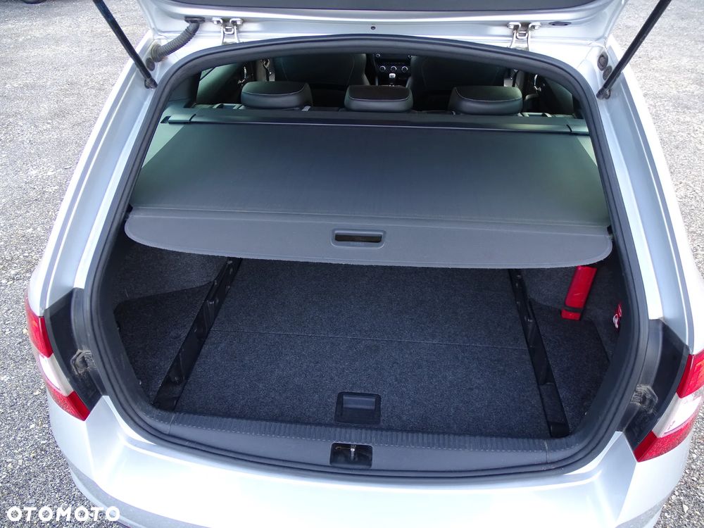 Skoda Octavia 2.0 TDI RS - 35
