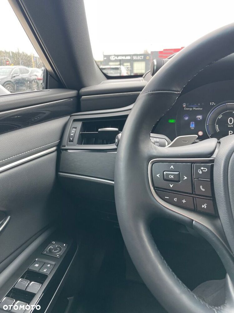 Lexus ES 300h Business Edition - 15