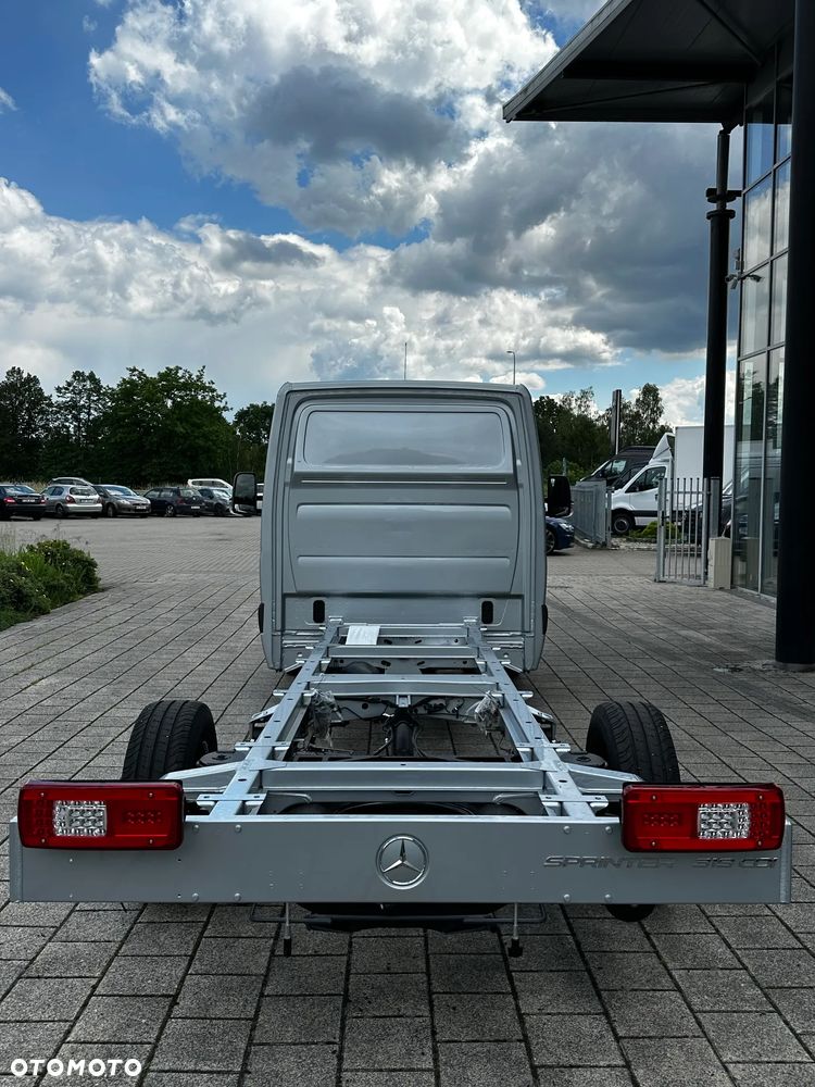 Mercedes-Benz Sprinter - 8
