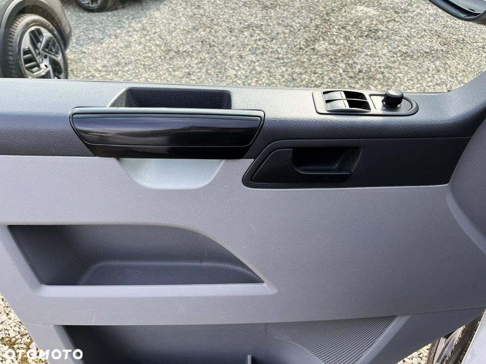 Volkswagen Transporter - 30