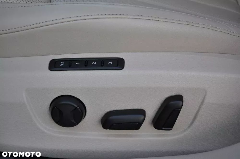 Skoda Superb 2.0 TSI L&K DSG - 24