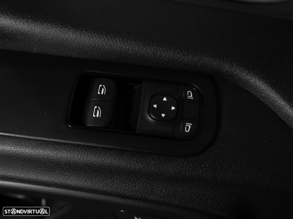 Mercedes-Benz E-SPRINTER - 11