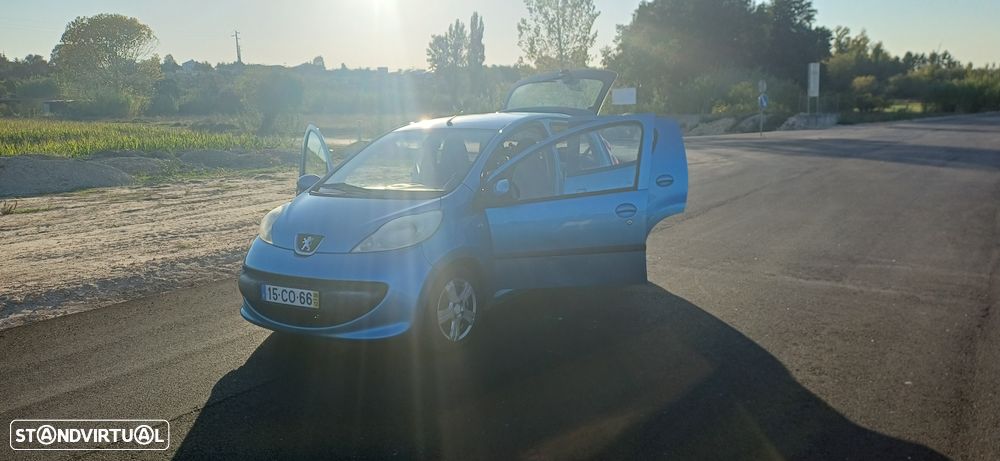 Peugeot 107 1.0 Trendy - 1