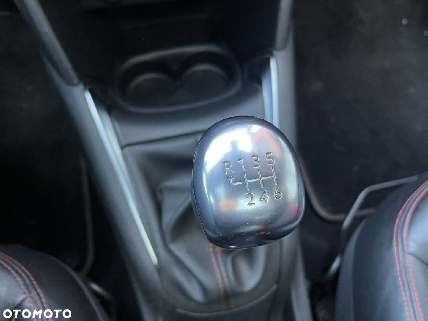 Peugeot 208 GTI 200 THP - 18