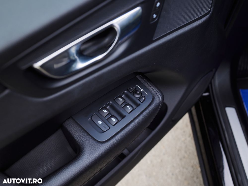 VOLVO XC60 2021 — imagine 21