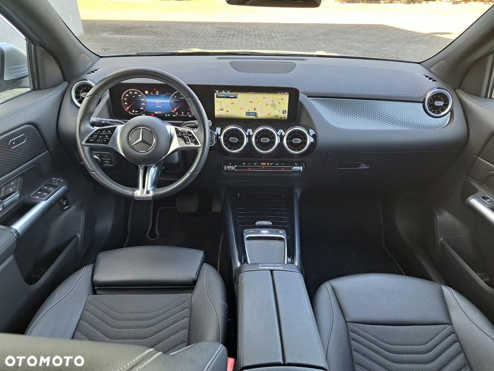 Mercedes-Benz GLA 180 d - 17