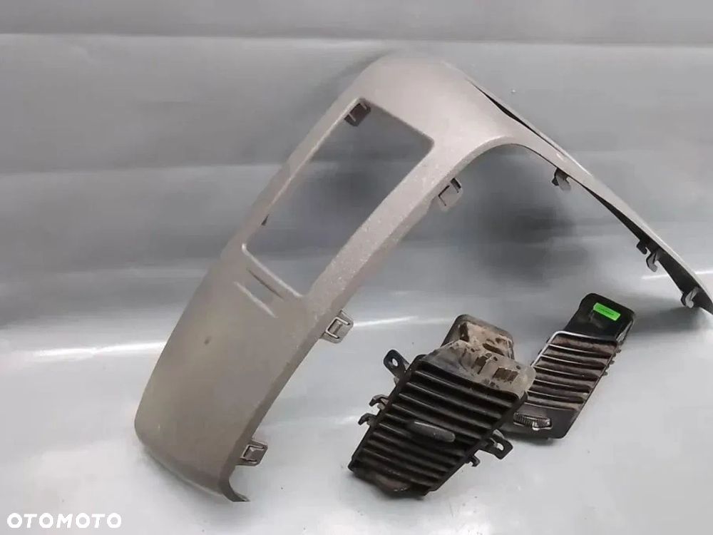 osłona dekor konsoli prawy kratka nawiewu mercedes sprinter w906 crafter a9066890137 a9068300154 - 3