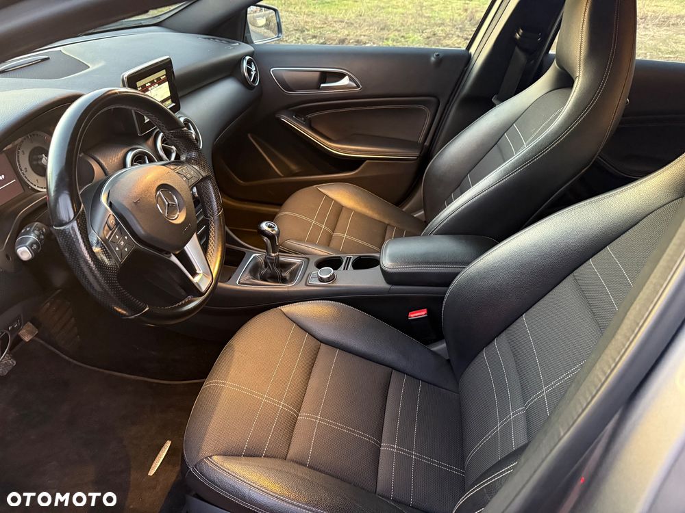 Mercedes-Benz Klasa A 180 CDI (BlueEFFICIENCY) Urban - 34