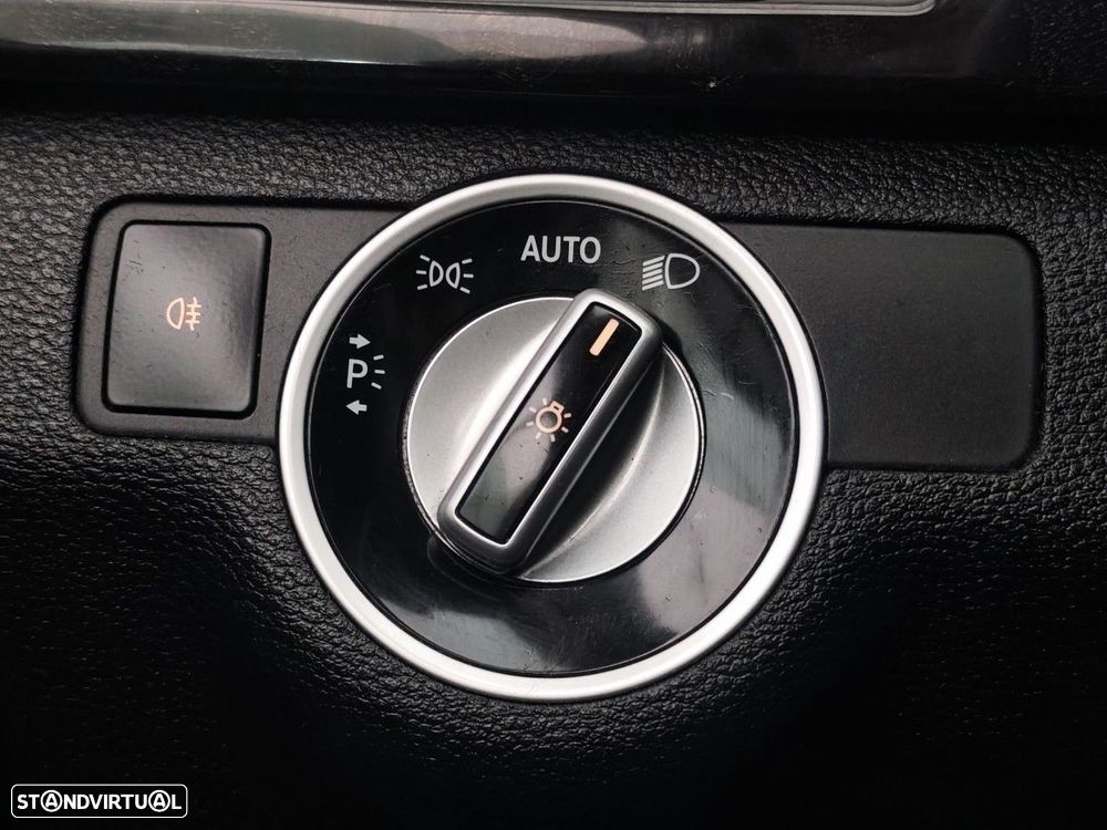 Mercedes-Benz E 250 BlueTEC Avantgarde Auto. - 16