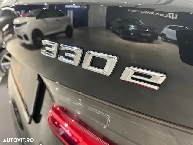 BMW Seria 3 330e Touring Aut. M Sport - 40