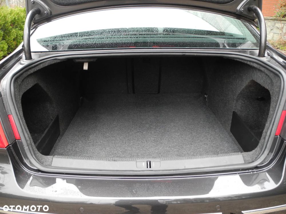 Volkswagen Passat - 18