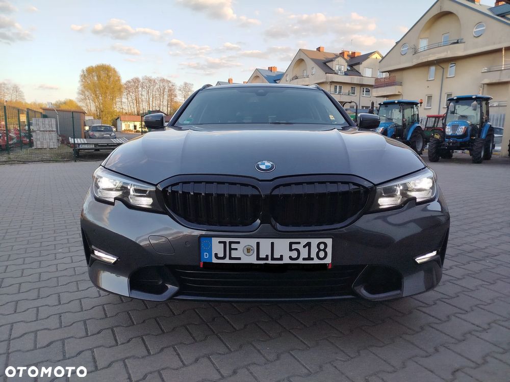 BMW Seria 3 318d Sport Line - 19