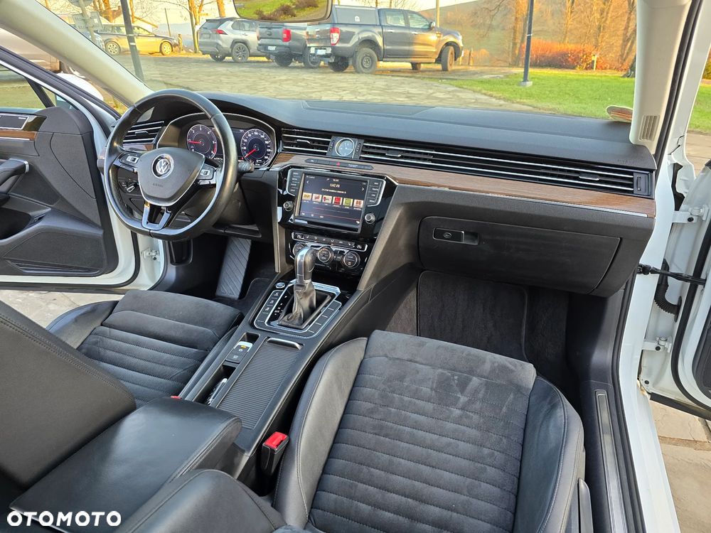 Volkswagen Passat 2.0 TDI Bi-Turbo BMT 4Mot Highline DSG - 18