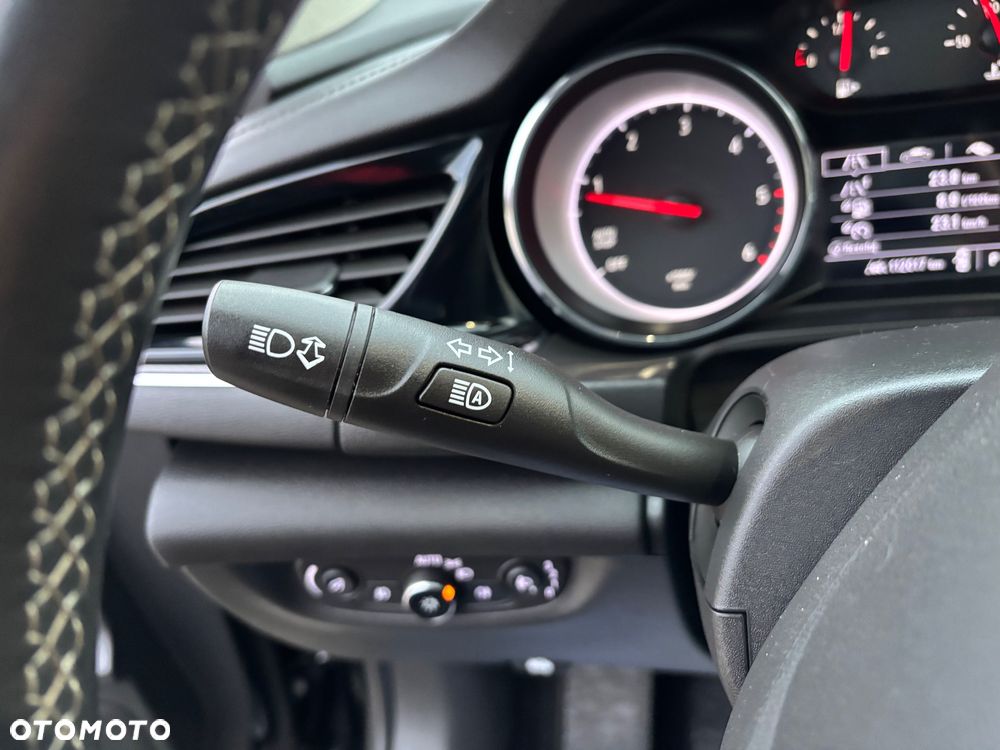 Opel Insignia 2.0 CDTI Business Elegance S&S - 27