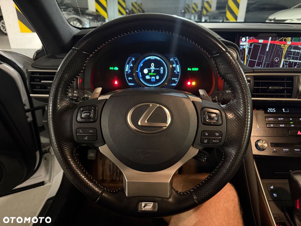Lexus IS 300h F Sport - 20