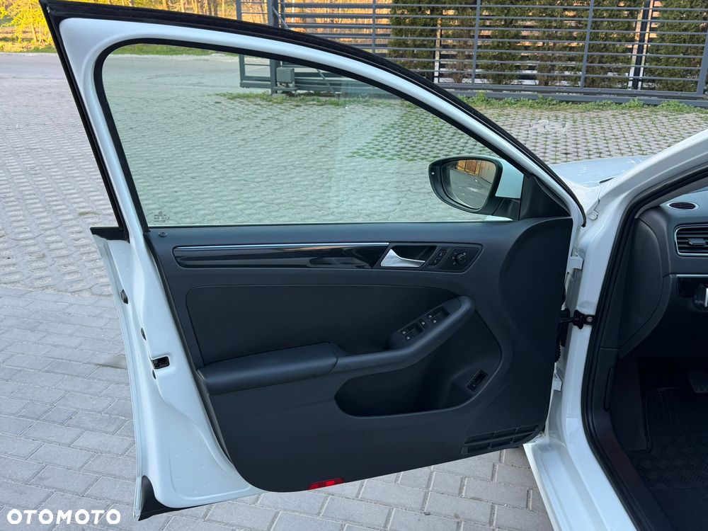 Volkswagen Jetta 1.4 TSI BMT Highline - 8