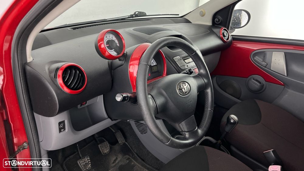 Toyota Aygo 1.0 + AC - 9