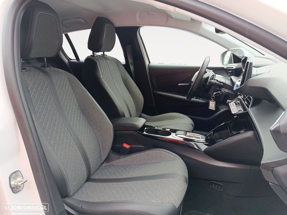 Peugeot 208 1.2 Hybrid Allure e-DCS6 - 15