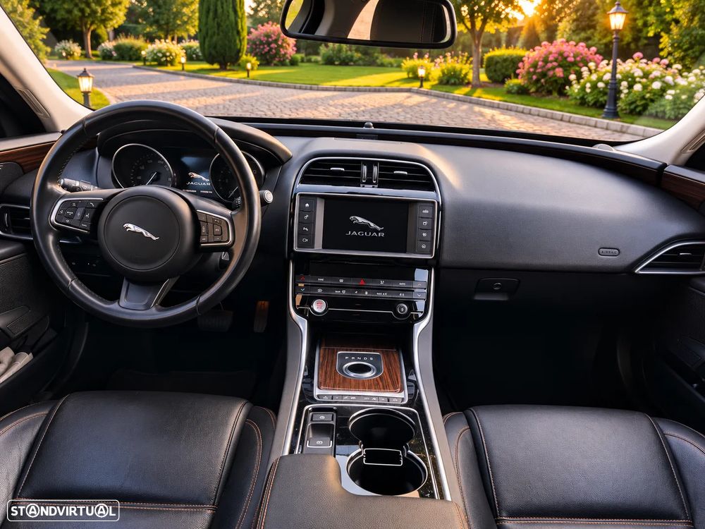 Jaguar XE 20d Aut. Portfolio - 5