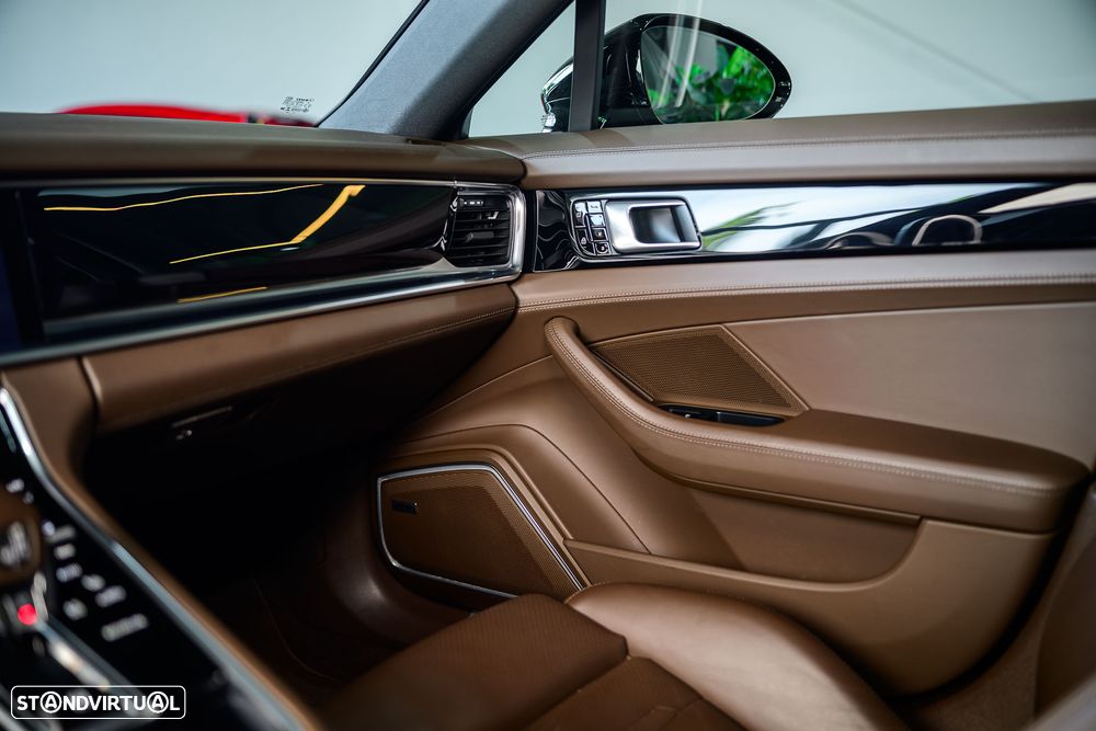 Porsche Panamera Sport Turismo 4S E-Hybrid - 21
