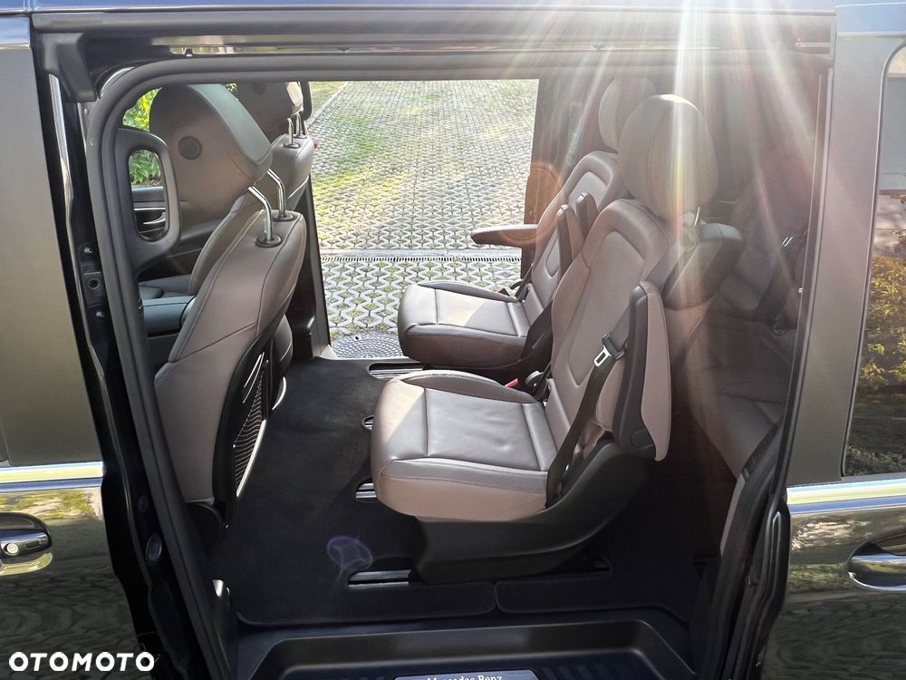 Mercedes-Benz Klasa V 300 d 4-Matic Avantgarde 9G-Tronic (d³ugi) - 14