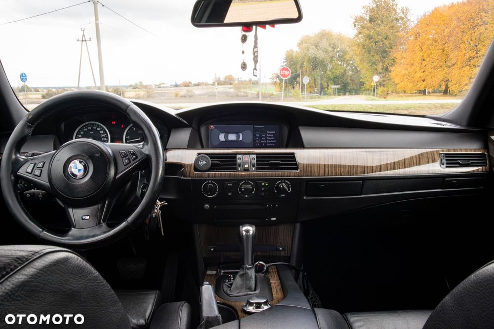 BMW Seria 5 525d - 6