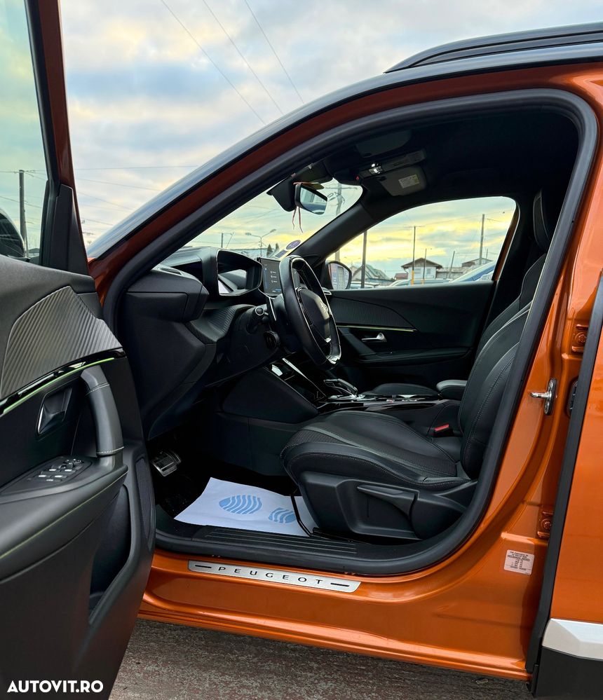 Peugeot 2008 PureTech 130 EAT8 GT Pack - 22