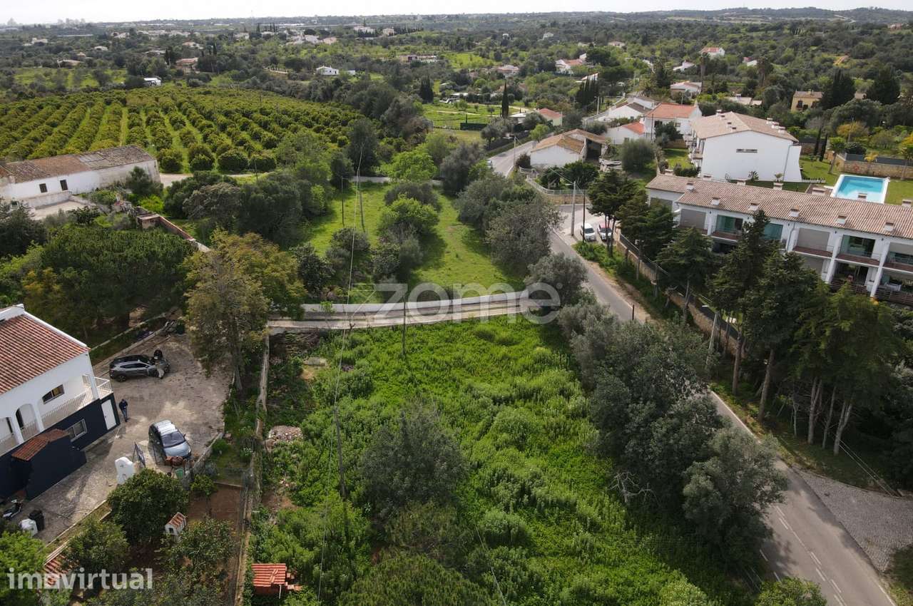 Lote Terreno Urbano com 941m2, c/ projeto aprovado em Pêra
