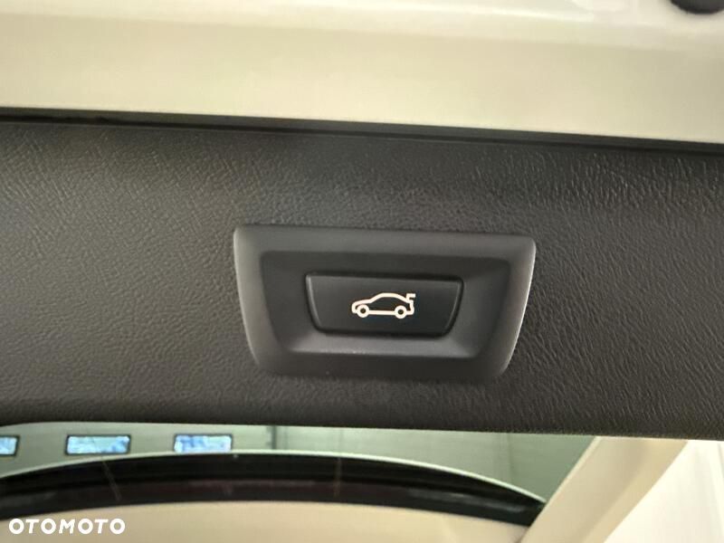 BMW Seria 5 520d xDrive mHEV - 21