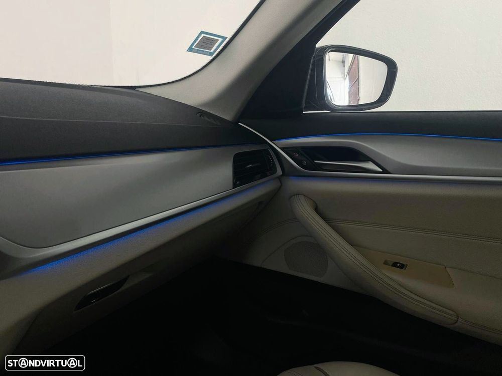 BMW 530 e - 23