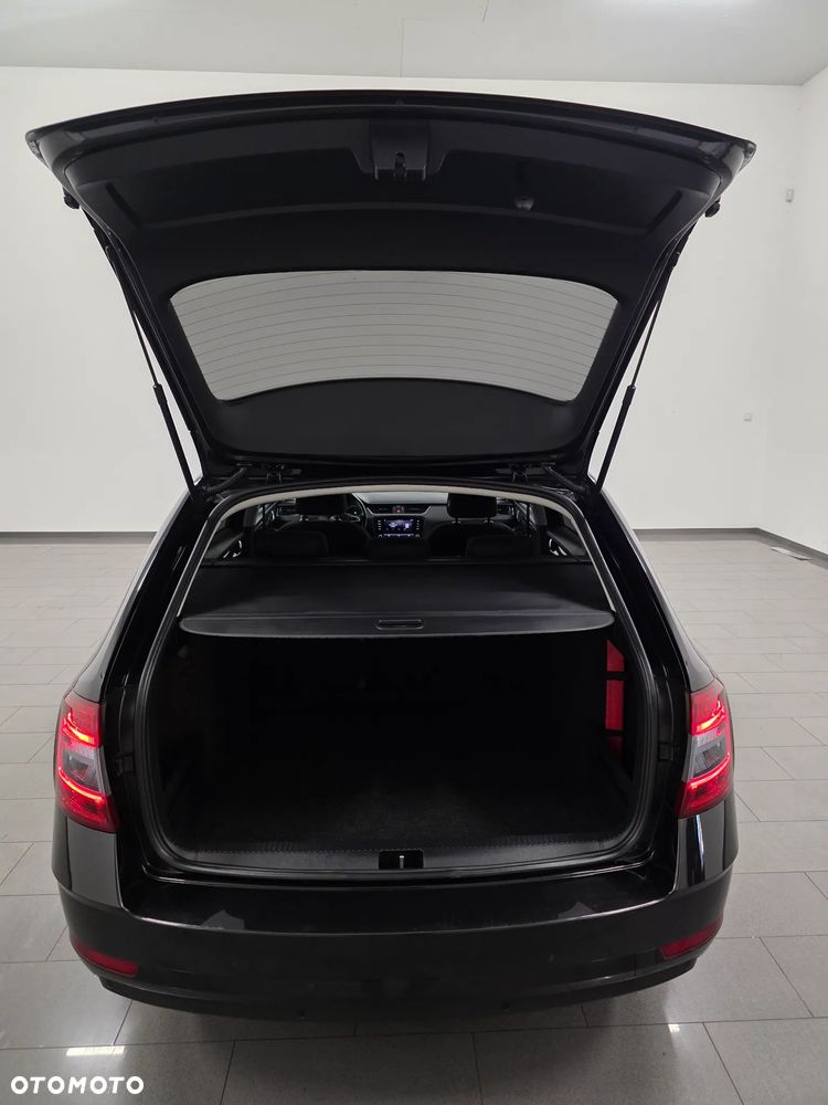 Skoda Octavia 2.0 TDI SCR 4x4 Style DSG - 39