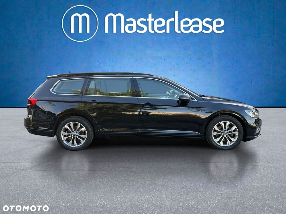 Volkswagen Passat - 4