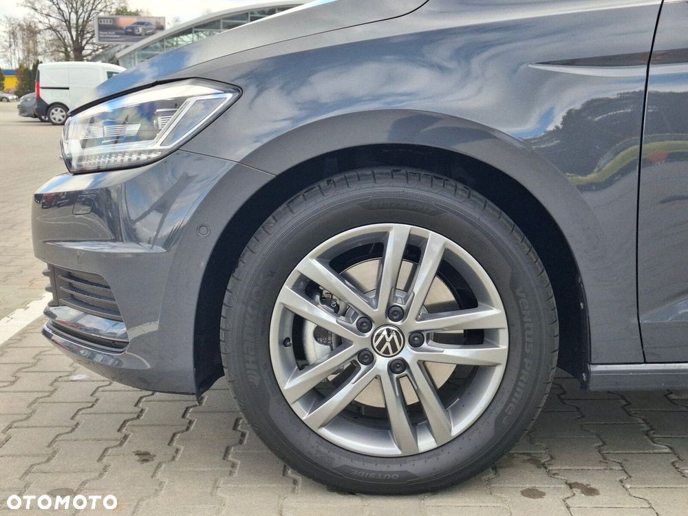 Volkswagen Touran - 5